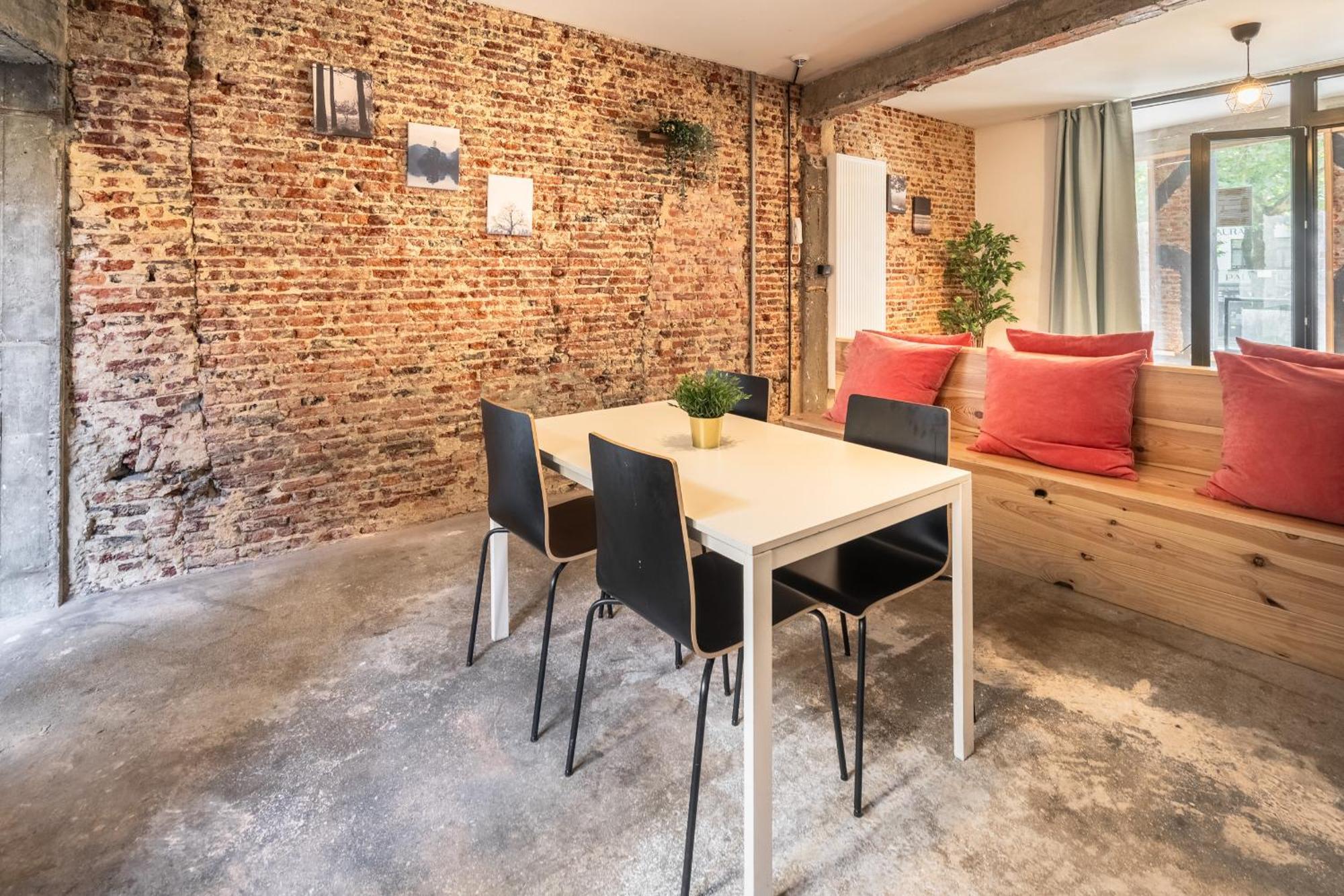 The Industrial Apartments Antwerpen Bagian luar foto